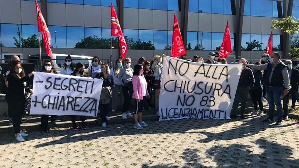 Solidariet� ai lavoratori e alle lavoratrici della Manifattura Riese