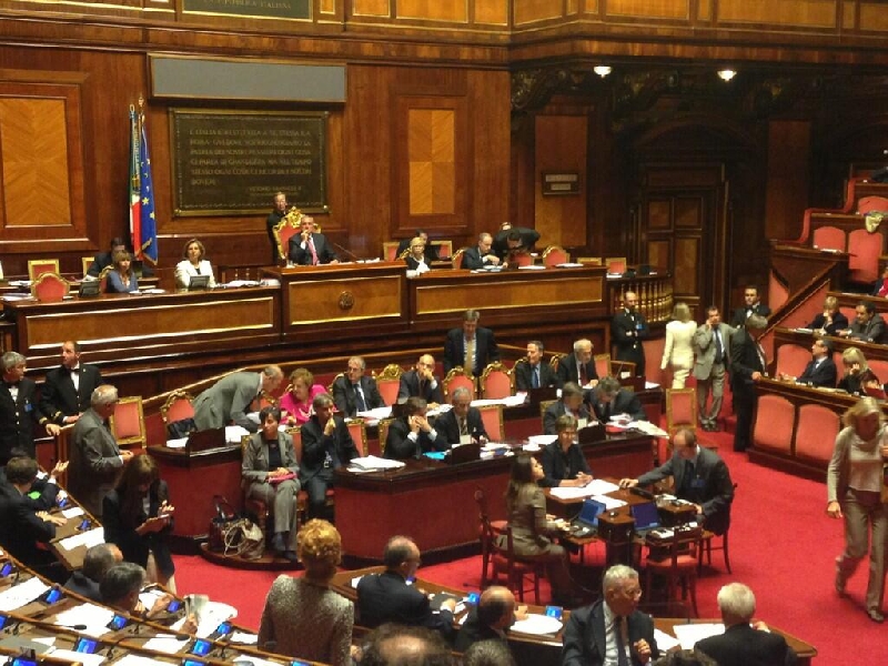 Interpellanza urgente di MARCHI, INCERTI, IORI, GANDOLFI e altri al Ministro dell\'Economia e delle Finanze